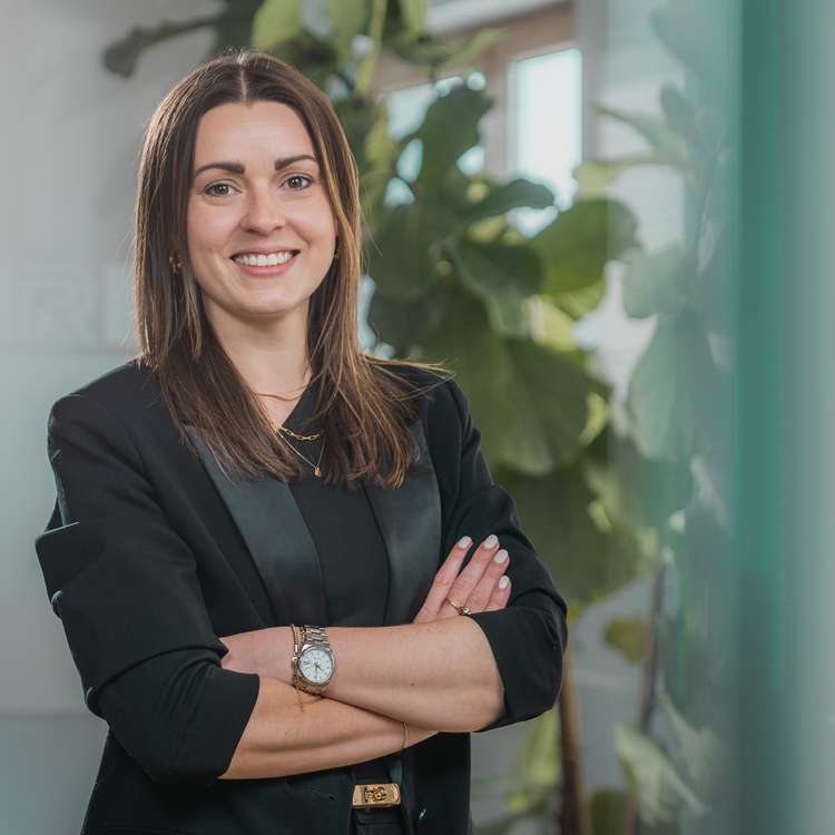 Frau Sammer, Pia